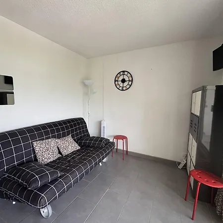 Apartment Avec Terrasse Et Parking Proche De La - Fr-1-250-315 La Grande-Motte